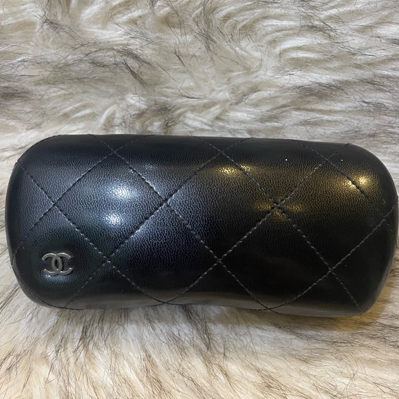 CHANEL SUNGLASSES CASE - Picture 1 of 4